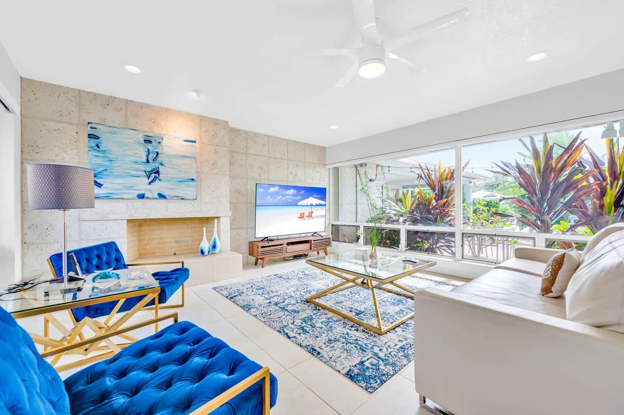 Waterfront Six Bedroom Villa in Soroka Shores, foto 2