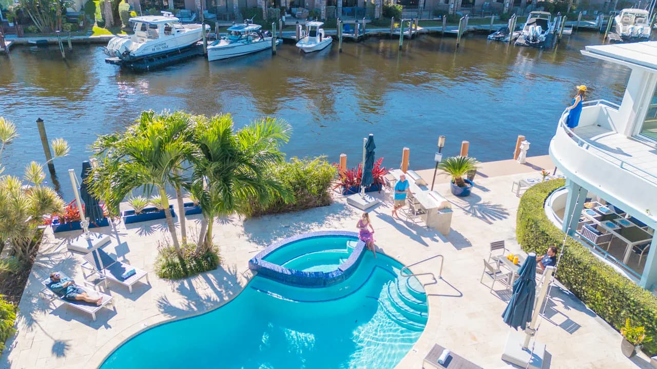 Waterfront Six Bedroom Villa in Soroka Shores, foto 3