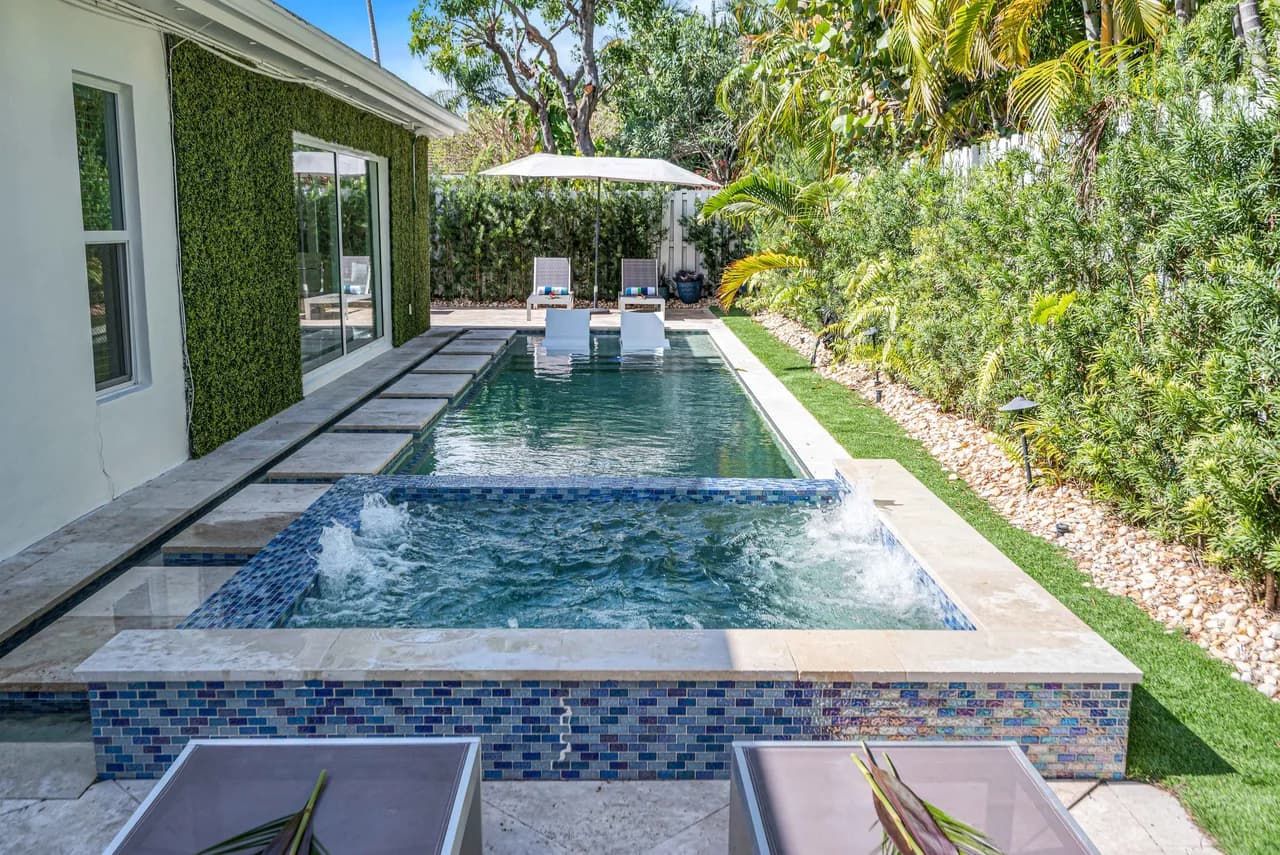 Heated Pool Villa Steps From Beach in Lauderdale-by-the-Sea, foto 5