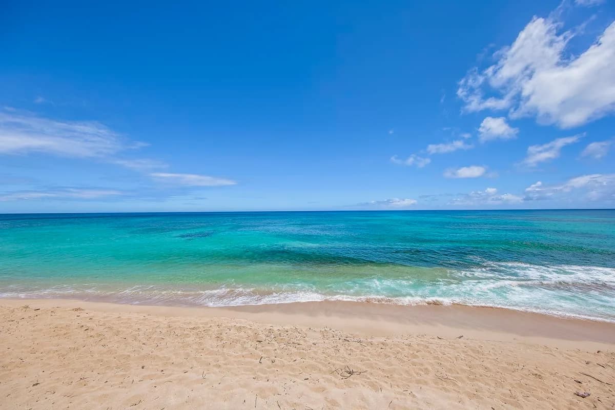 Oceanfront Three-Bedroom Beach House in Oahu, foto 4