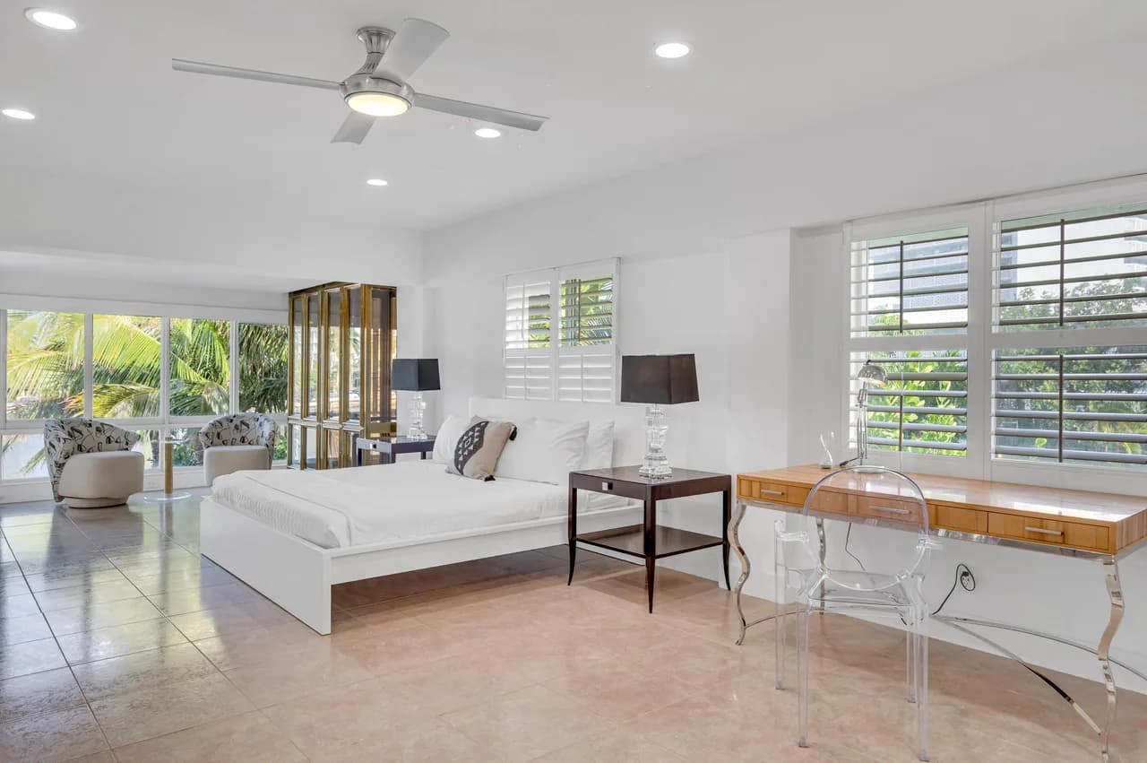 Waterfront Nine Bedroom Retreat in Harbor Heights, Florida, photo 2