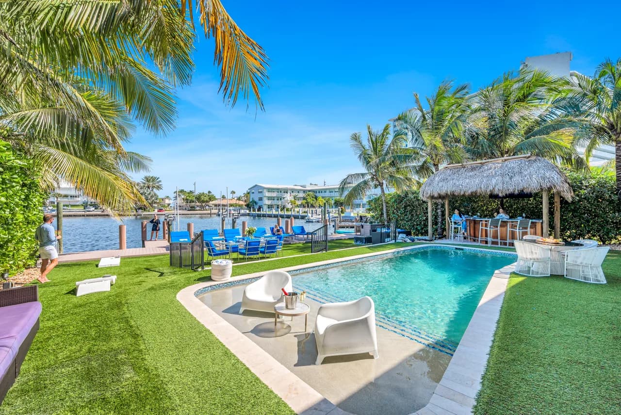 Waterfront Nine Bedroom Retreat in Harbor Heights, Florida, photo 3