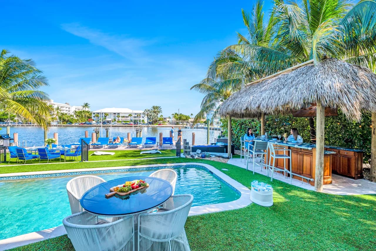 Waterfront Nine Bedroom Retreat in Harbor Heights, Florida, photo 5