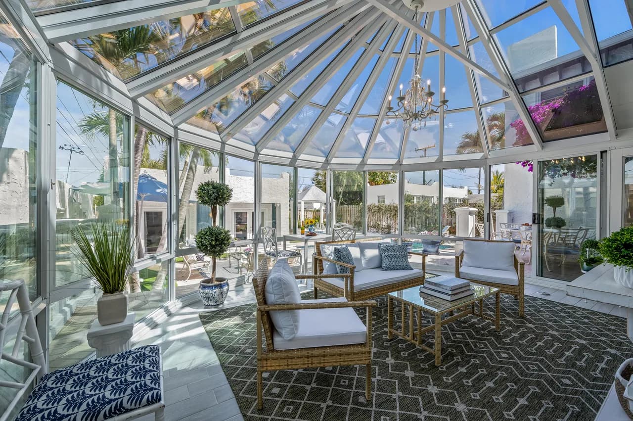 Historical Residence with Heated Pool in Palm Beach photo 3