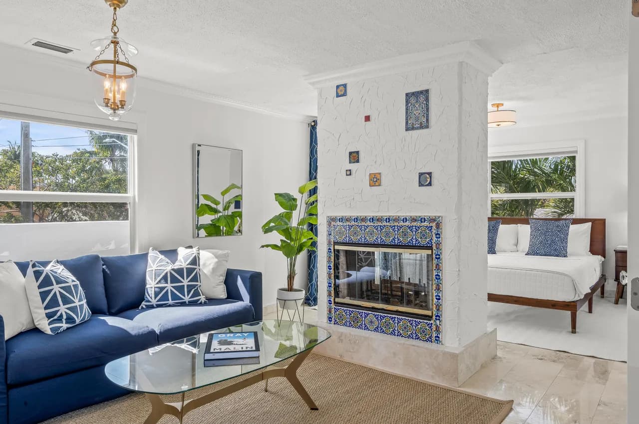 Historical Residence with Heated Pool in Palm Beach photo 4