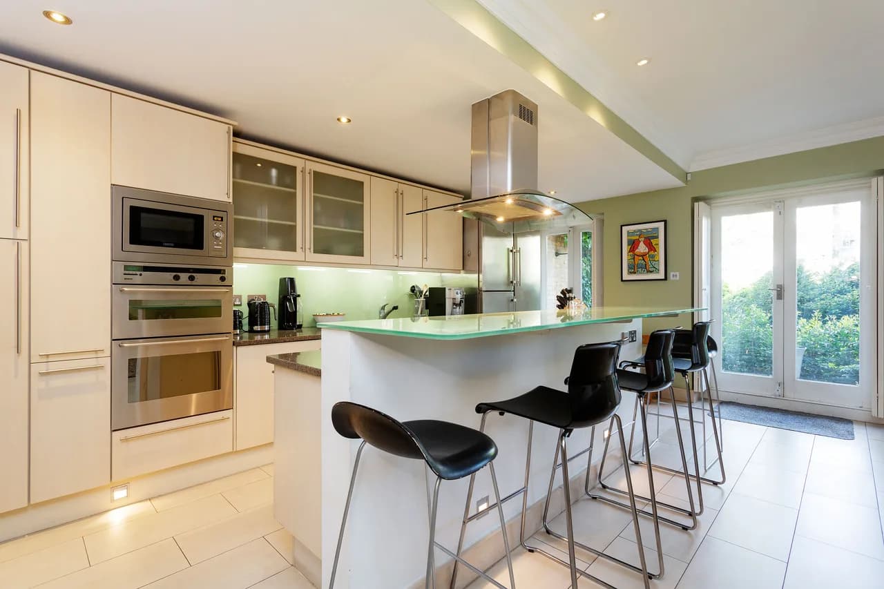 Illuminated Two Bedroom Villa in London, Foto 2