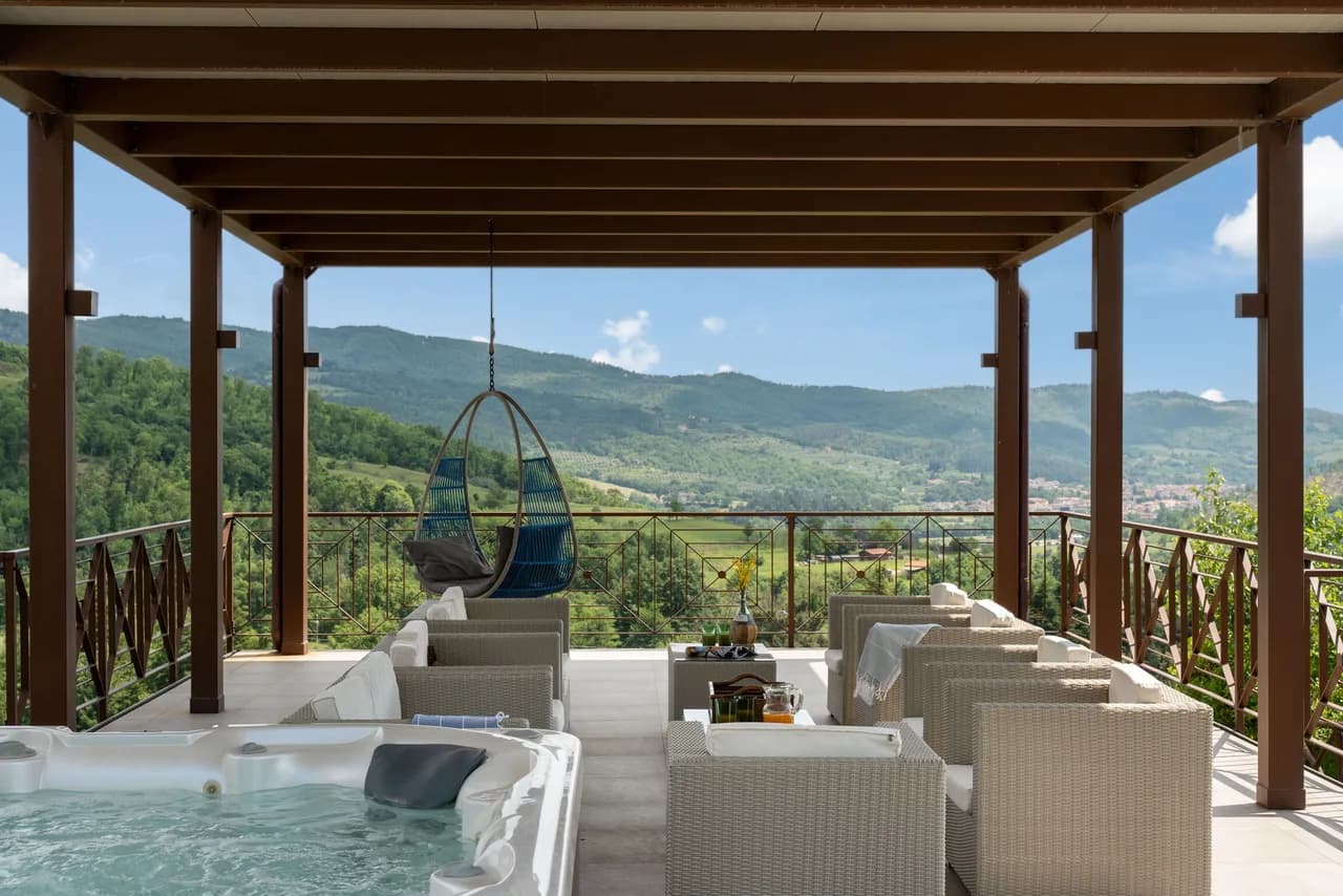 Terrace Seven Bedroom Villa in Tuscany photo 2