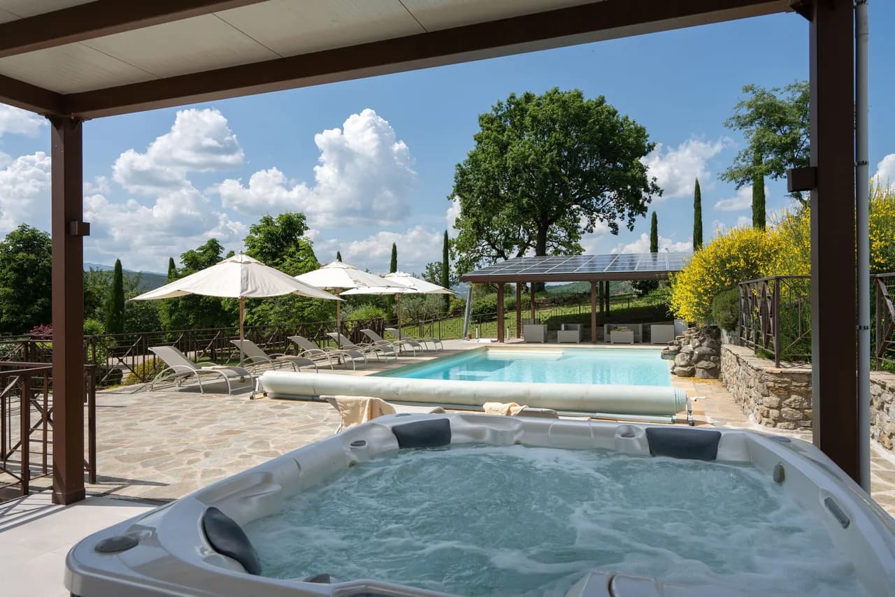 Terrace Seven Bedroom Villa in Tuscany photo 4