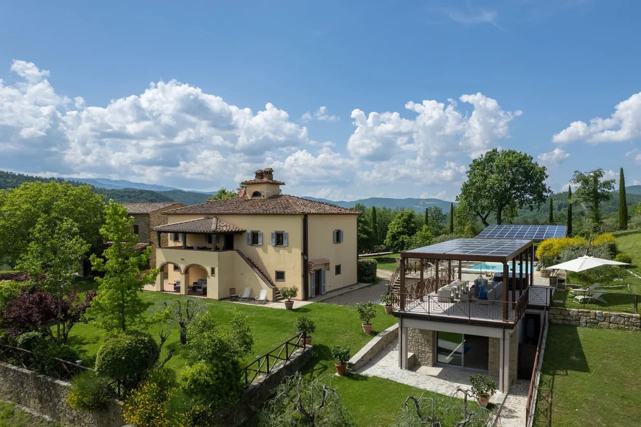 Terrace Seven Bedroom Villa in Tuscany photo 5