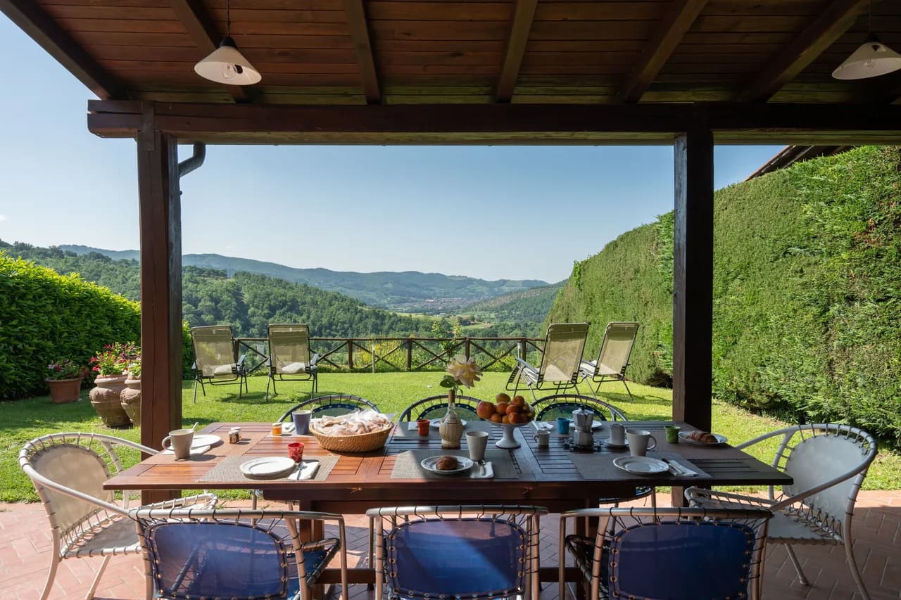 Terrace-Style Pool Villa in Tuscany photo 2