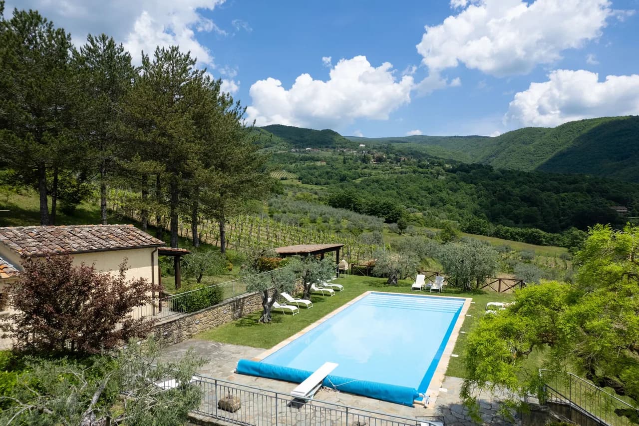 Terrace-Style Pool Villa in Tuscany photo 4