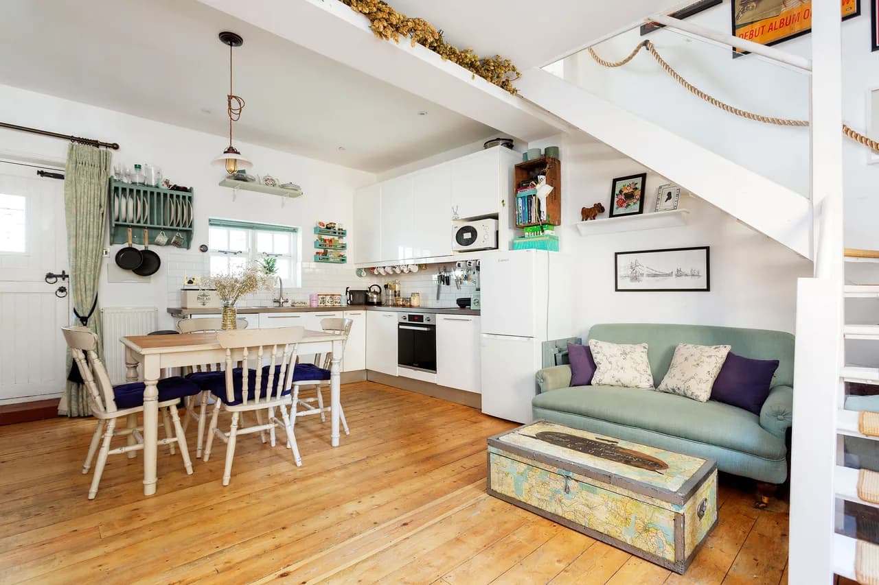 Charming Three Bedroom Retreat in London, photo 2
