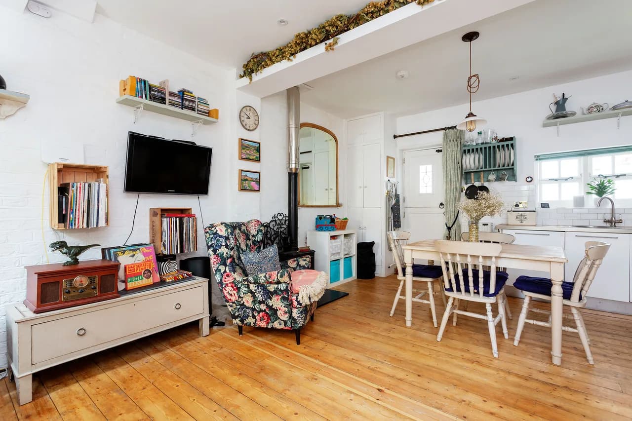 Charming Three Bedroom Retreat in London, photo 3