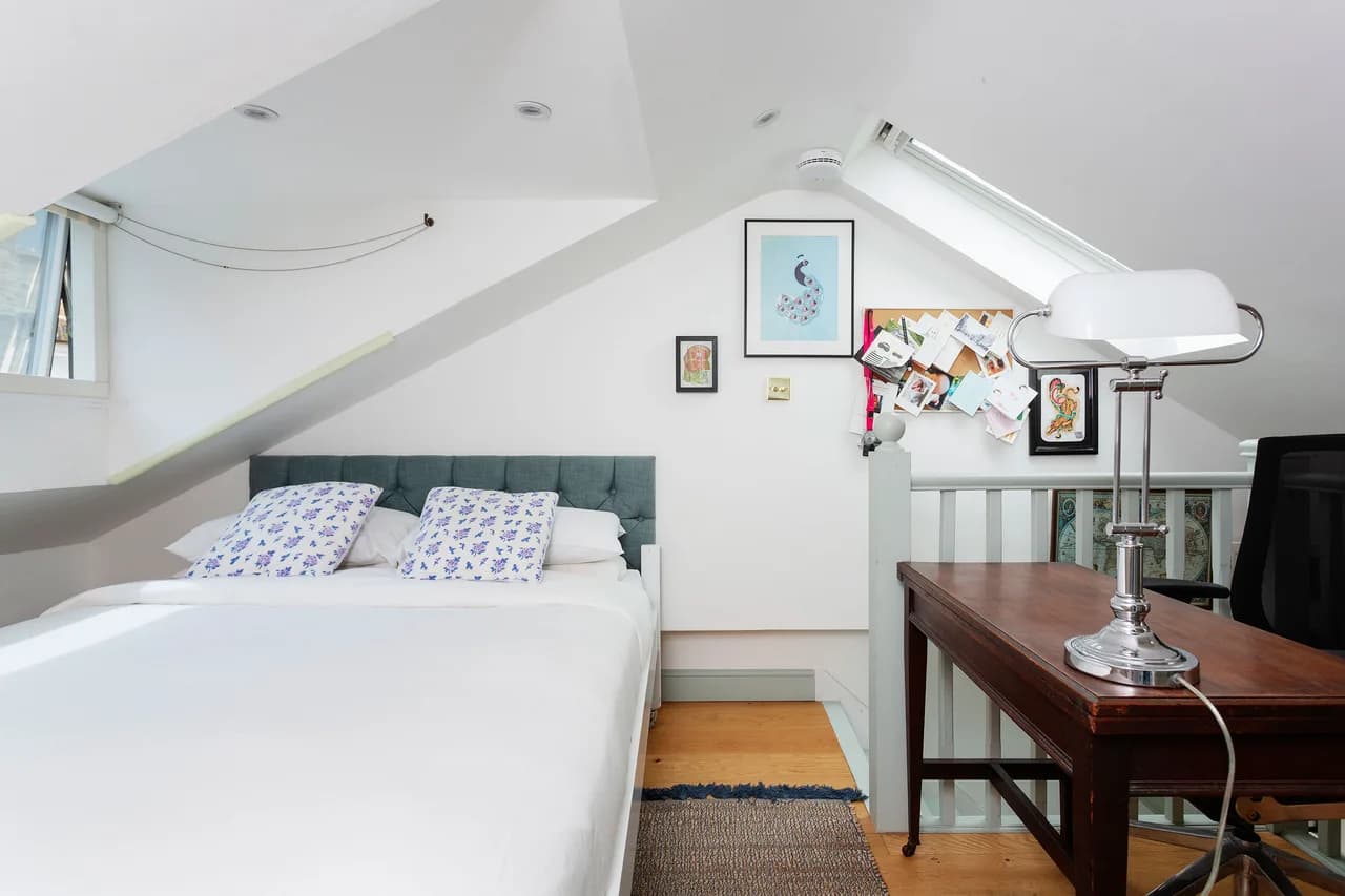 Charming Three Bedroom Retreat in London, photo 5