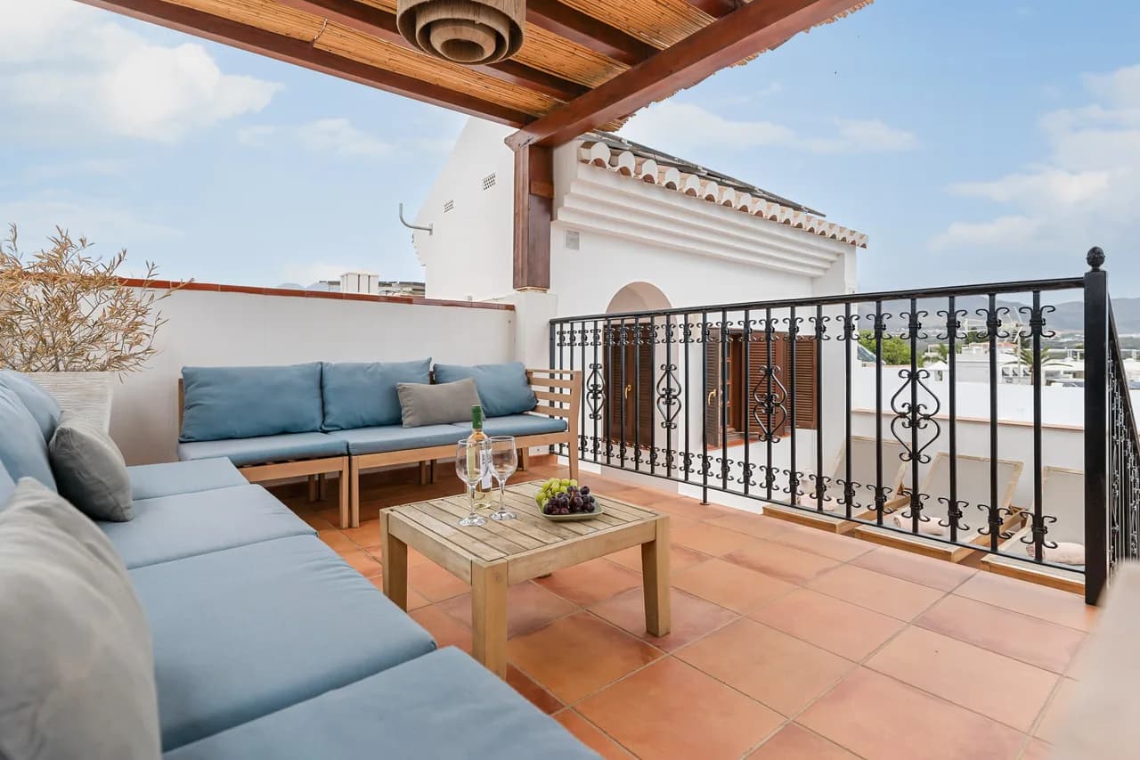 Terrace-Focused Villa in Costa del Sol photo 5
