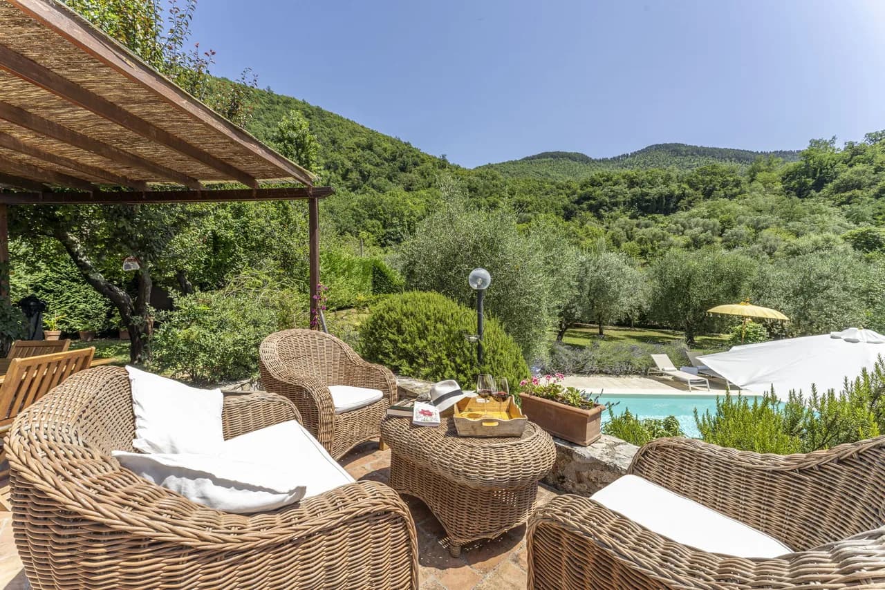 Tranquil Poolside Villa in La Briglia photo 2