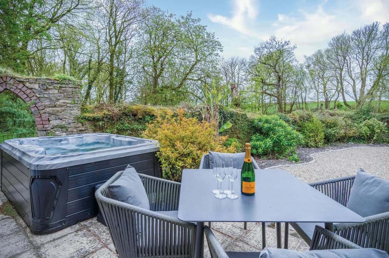 Charming Two Bedroom Cottage in Princes Gate, photo 5