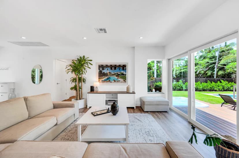 Centrally Located | Heated pool | Lush Tropical Surrounding | Oasis Key | RESlDENCES