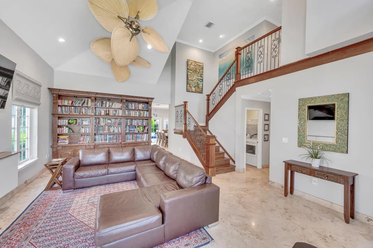 Heated Pool Villa in Soroka Shores
