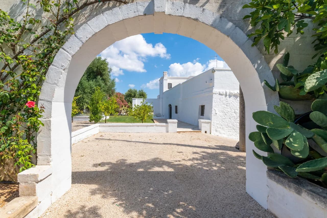 Traditional Masseria with Terrace in Puglia photo 4