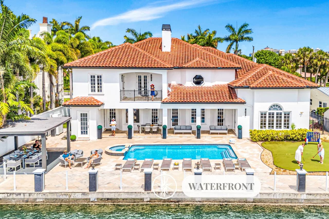 Waterfront Eight Bedroom Villa in Fort Lauderdale
