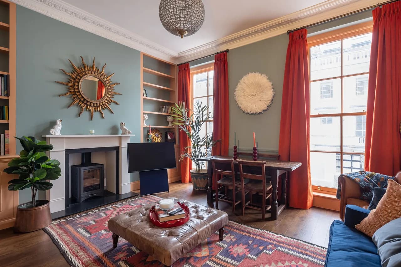 Natural Light-Filled Four Bedroom Villa in London, photo 3