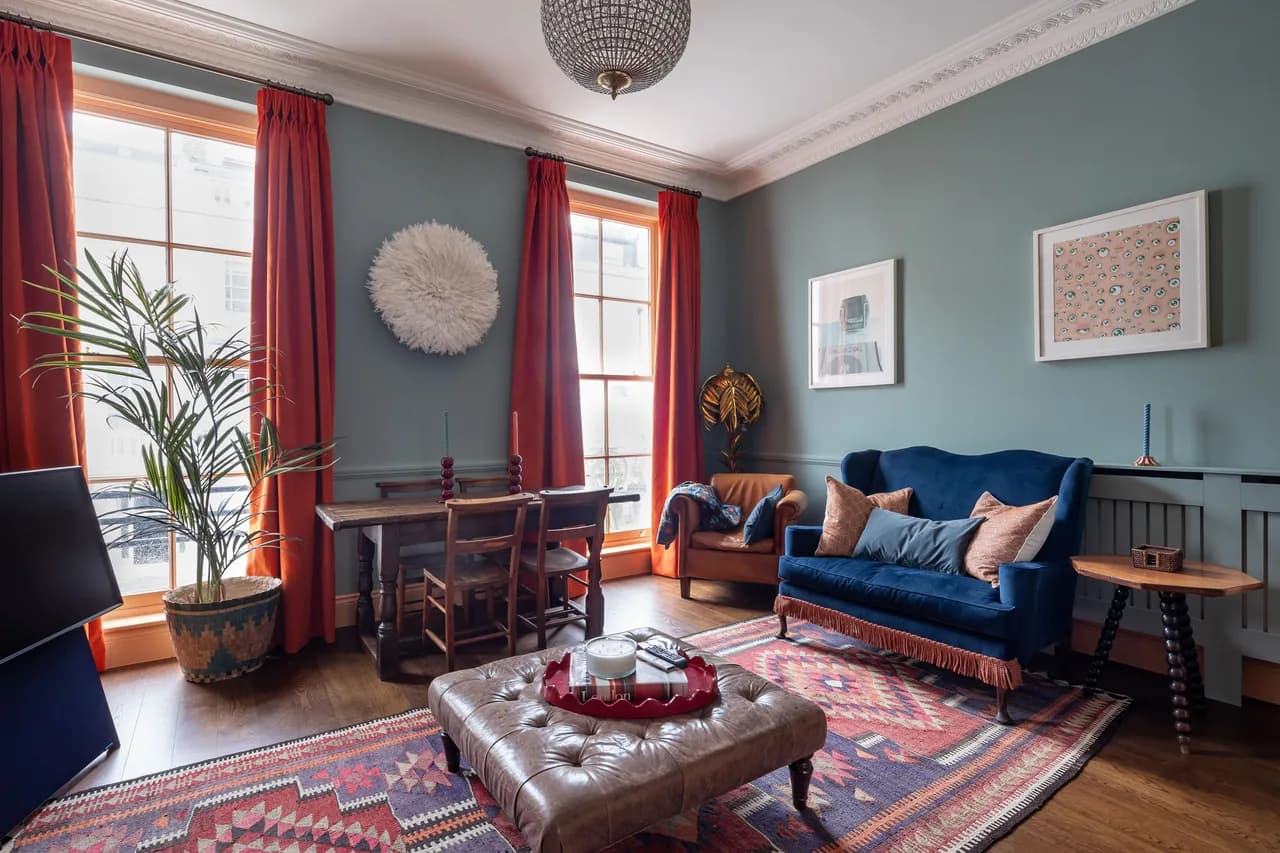 Natural Light-Filled Four Bedroom Villa in London, photo 4