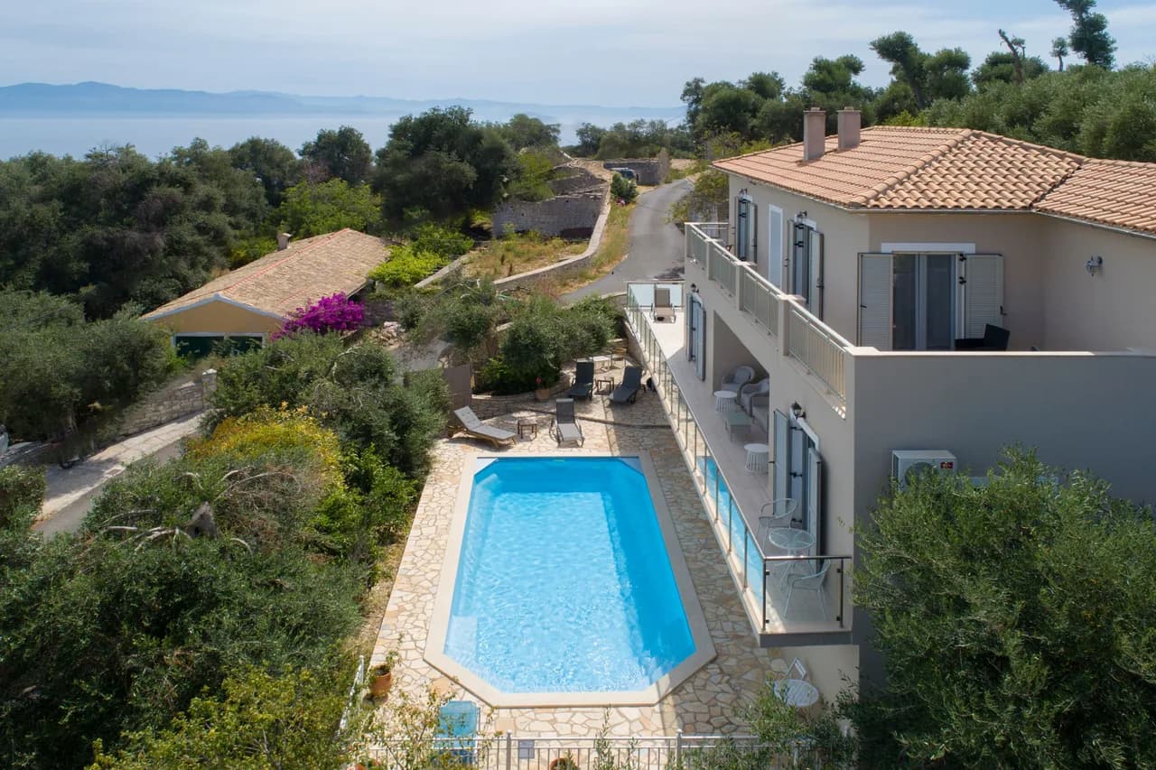 Mountain View Five Bedroom Villa in Paxi, Foto 2