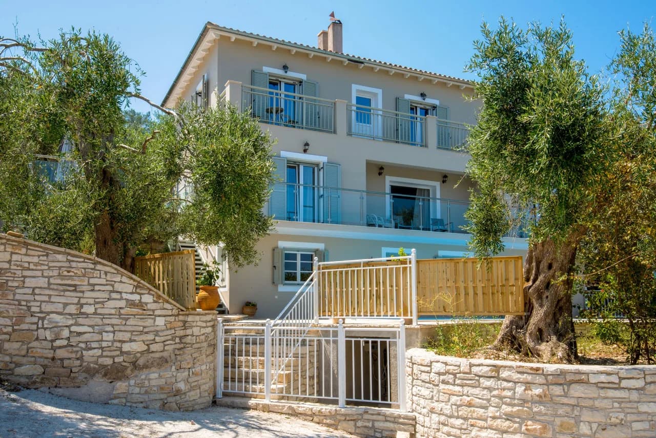 Mountain View Five Bedroom Villa in Paxi, Foto 3