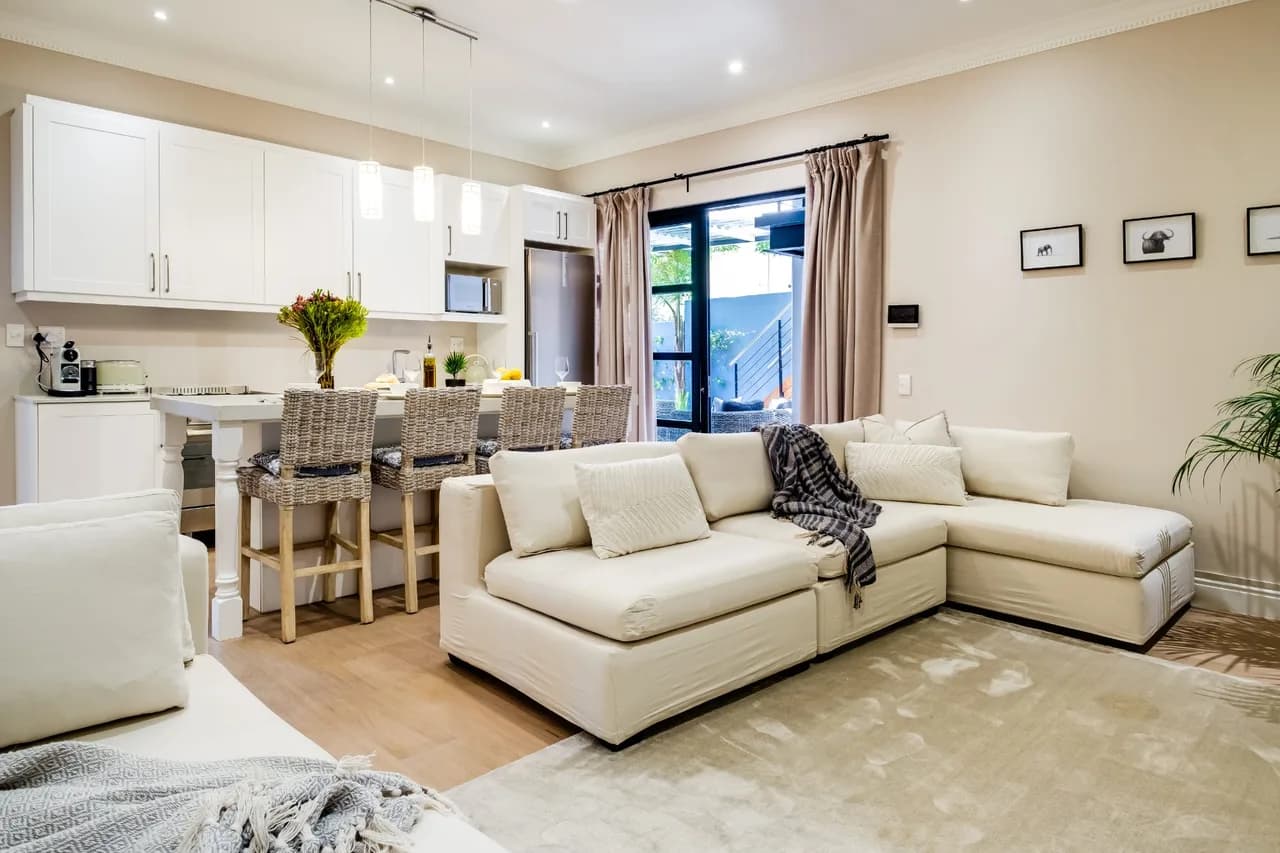 Charming Two Bedroom Retreat in Camps Bay, Foto 2
