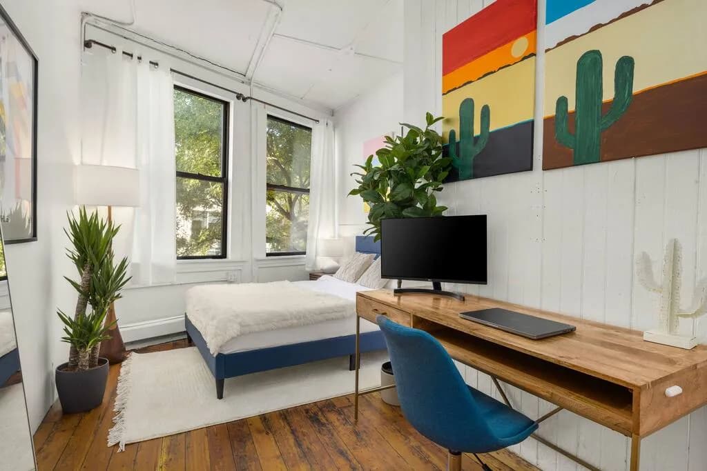 Charming Terrace Three Bedroom in New York City photo 4