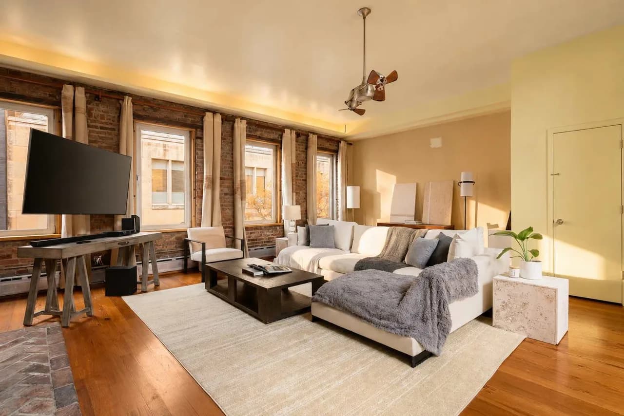 Charming Duplex with Garden in New York City photo 2