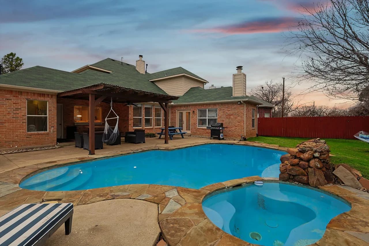 Immaculate 5BR/2.5B Villa with Pool and Cinema photo 2