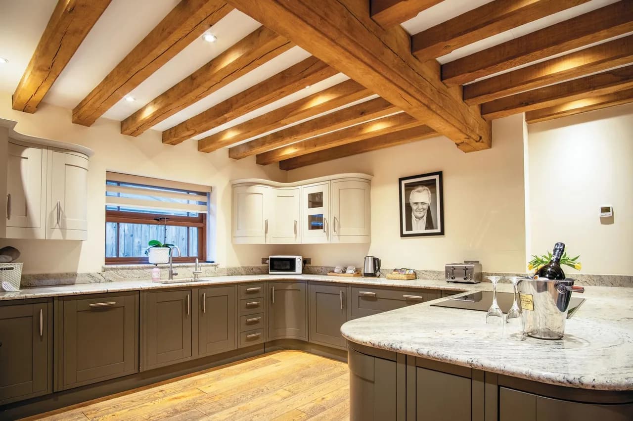 Oak Lodge - Hot Tub - Pen Y Cae Inn photo 5