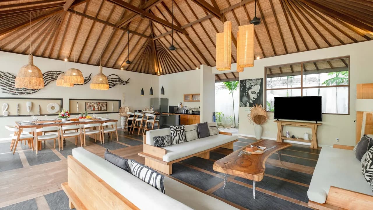 Spacious Six Bedroom Villa in Bali, photo 2
