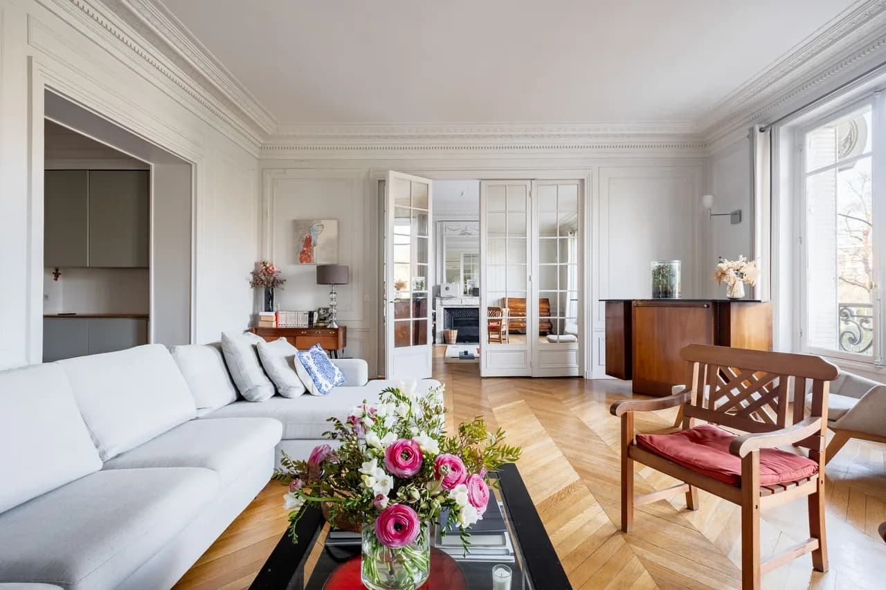 Chic Five Bedroom Villa in Paris