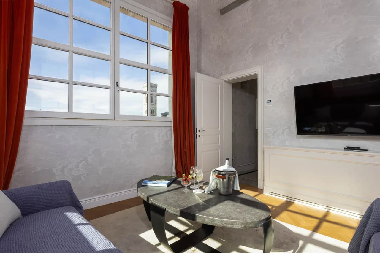 Elegant Penthouse with Scenic Views in Tuscany photo 3