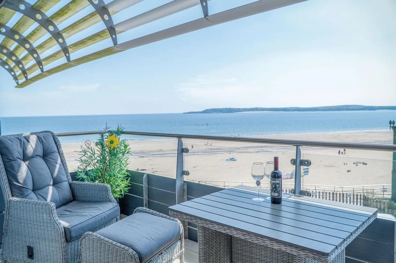 Beachfront Two Bedroom Apartment in Tenby, Foto 5
