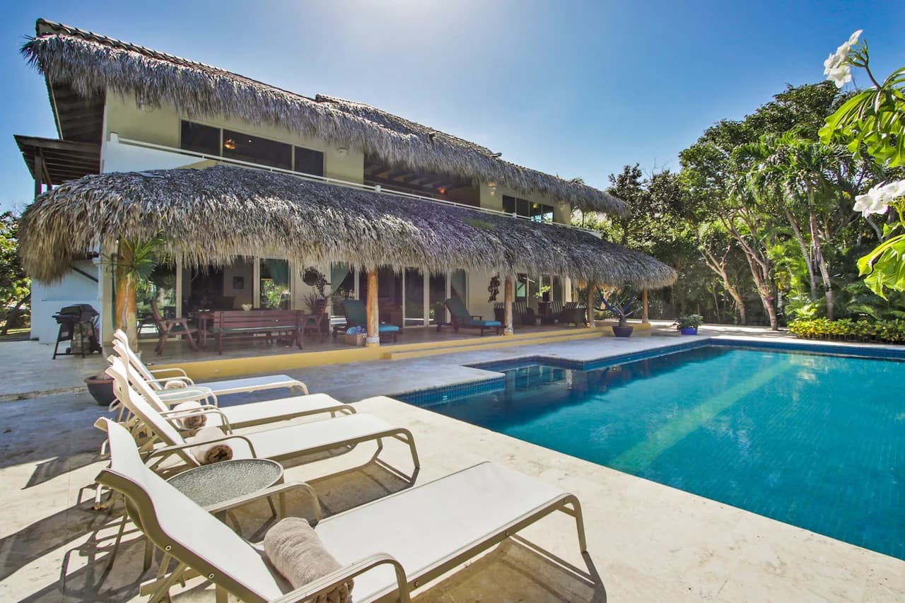 Golf front luxury villa right on La Cana Golf Course – With pool, jacuzzi, touring cart & maid photo 4