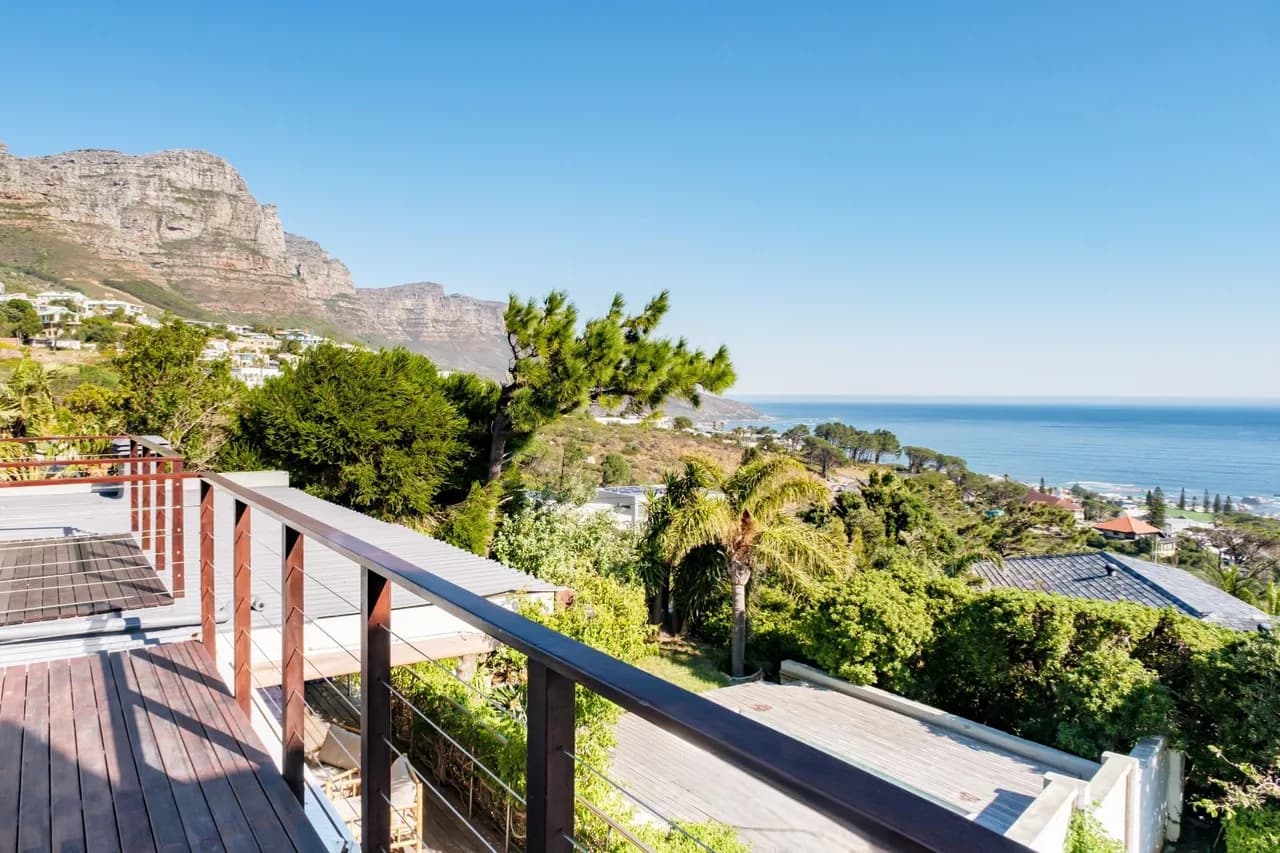 Elegant Three-Bedroom Penthouse in Camps Bay