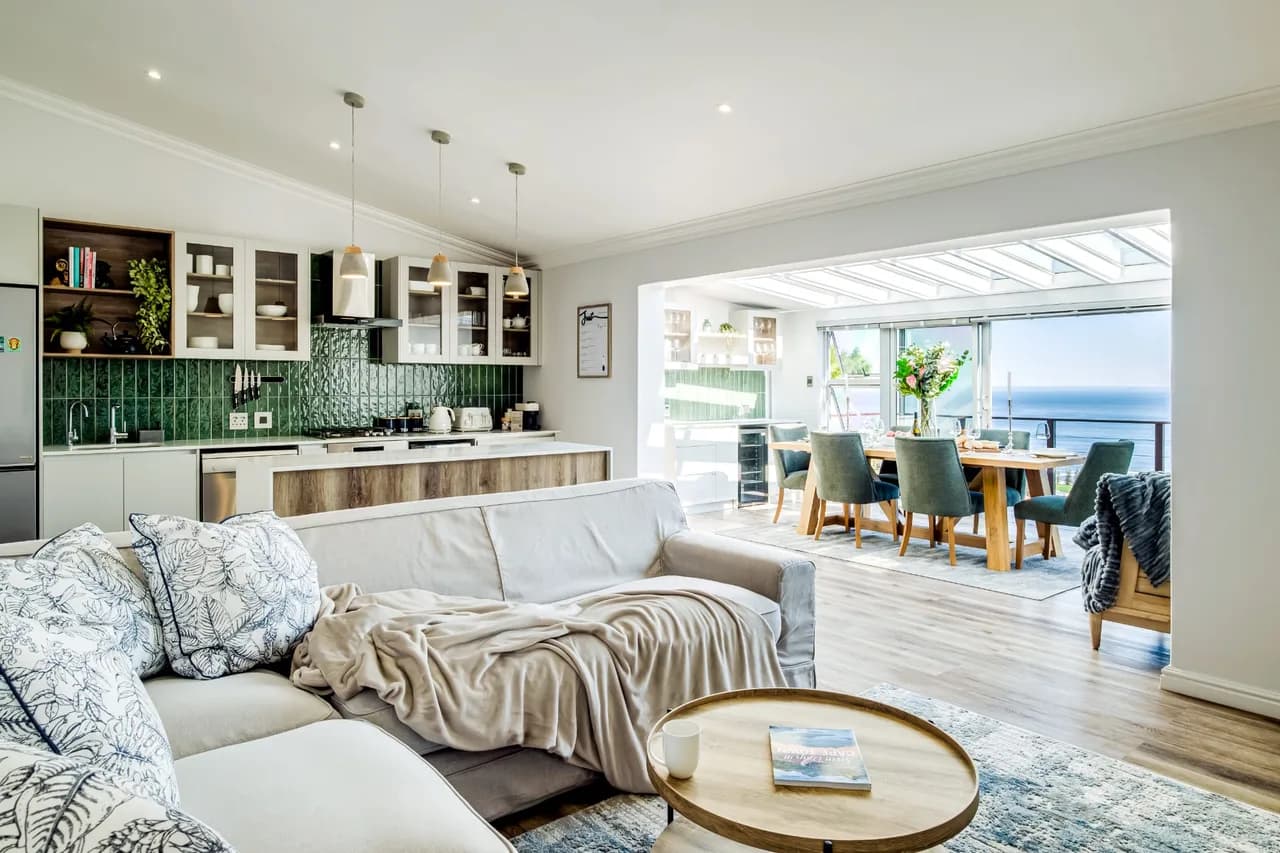 Elegant Three-Bedroom Penthouse in Camps Bay, Foto 2