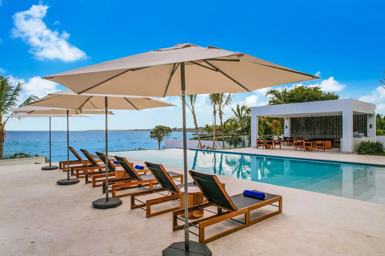 Oceanfront Twelve-Bedroom Villa in La Romana photo 5