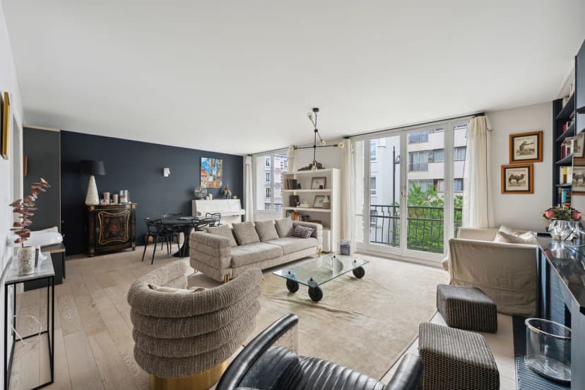 Contemporary Four Bedroom Maison in Paris