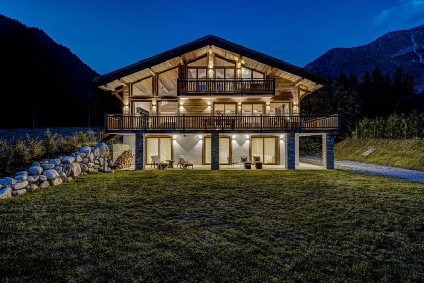 Elegant Five Bedroom Retreat in French Alps Ski Resorts