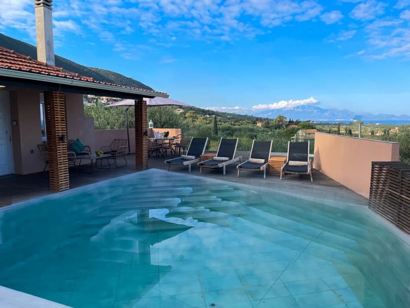 Villa De La Vita, Alykes