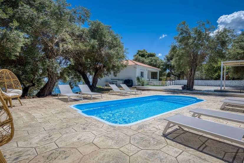 Seaview Four Bedroom Villa in Corfu
