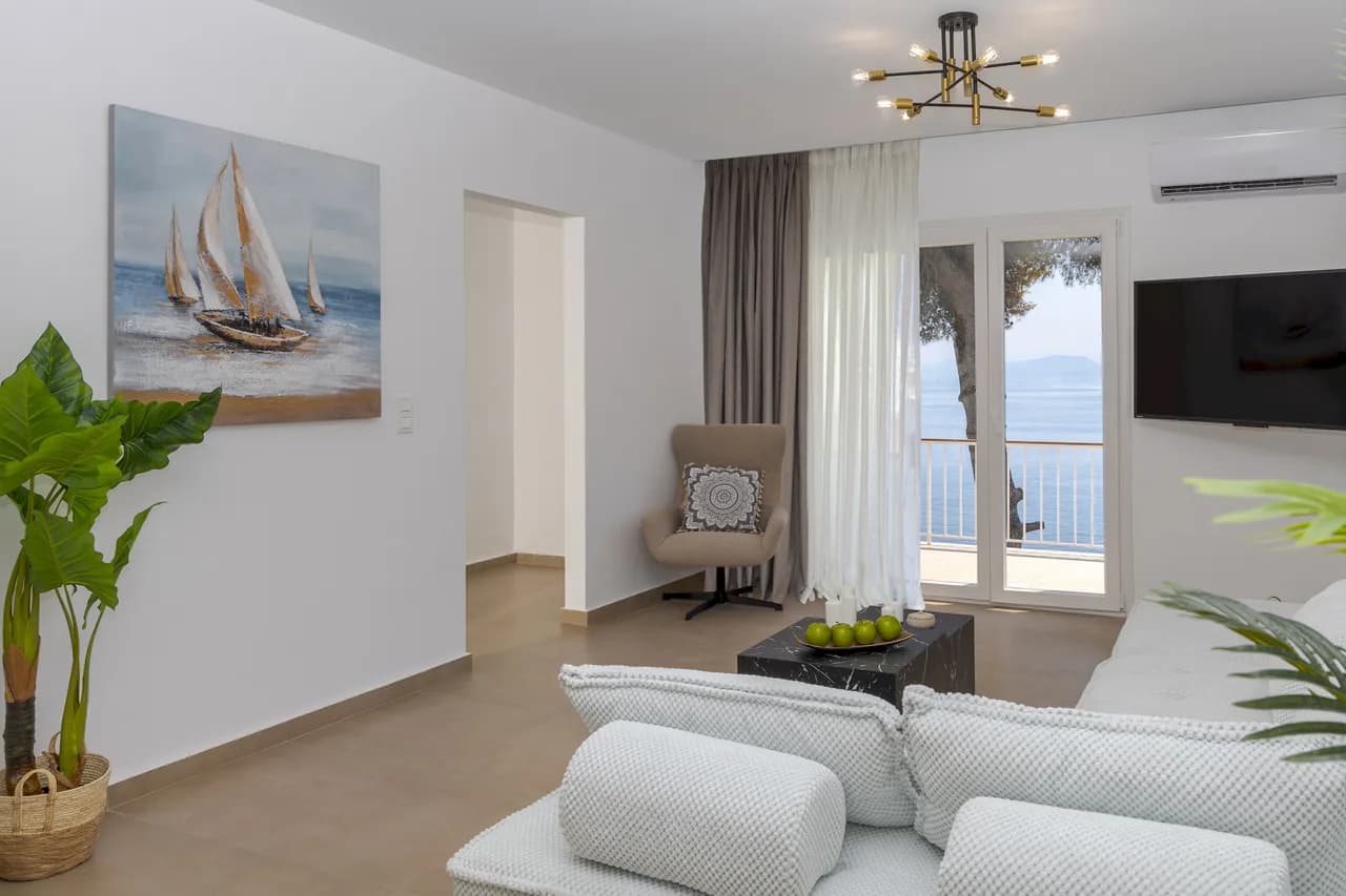 Seaview Four-Bedroom Villa in Perama, Corfu, Foto 4