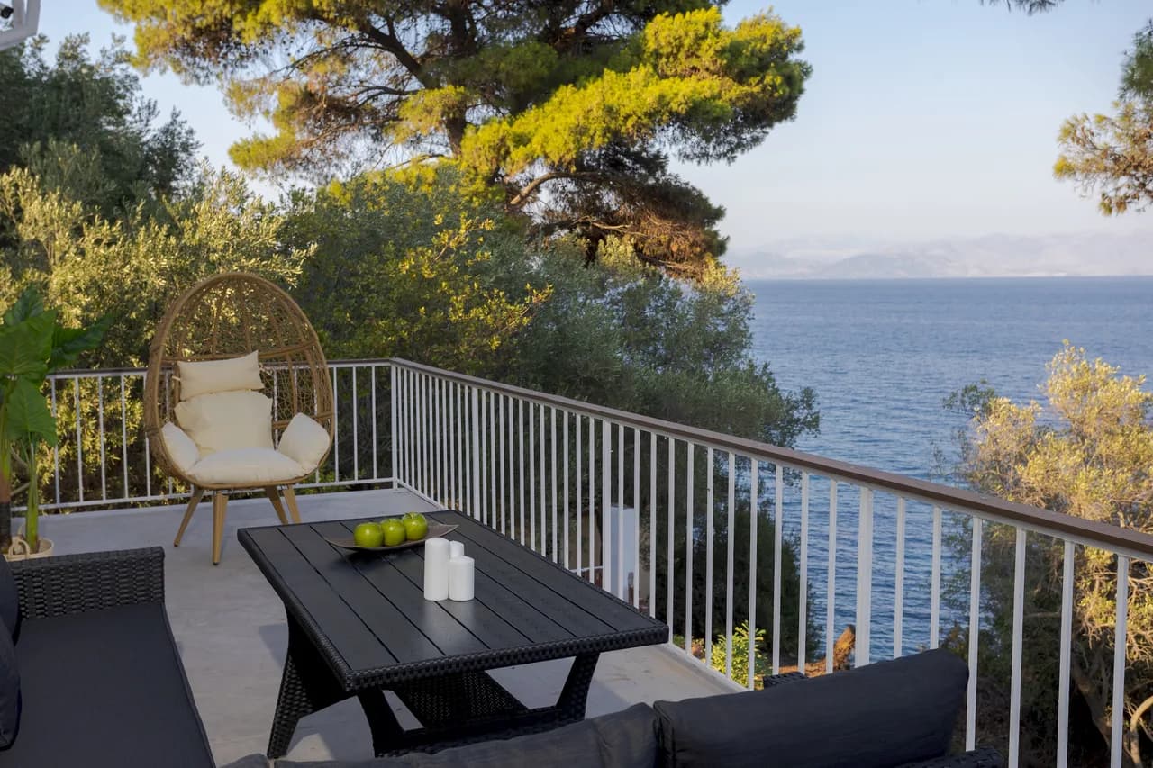 Seaview Four-Bedroom Villa in Perama, Corfu, Foto 5