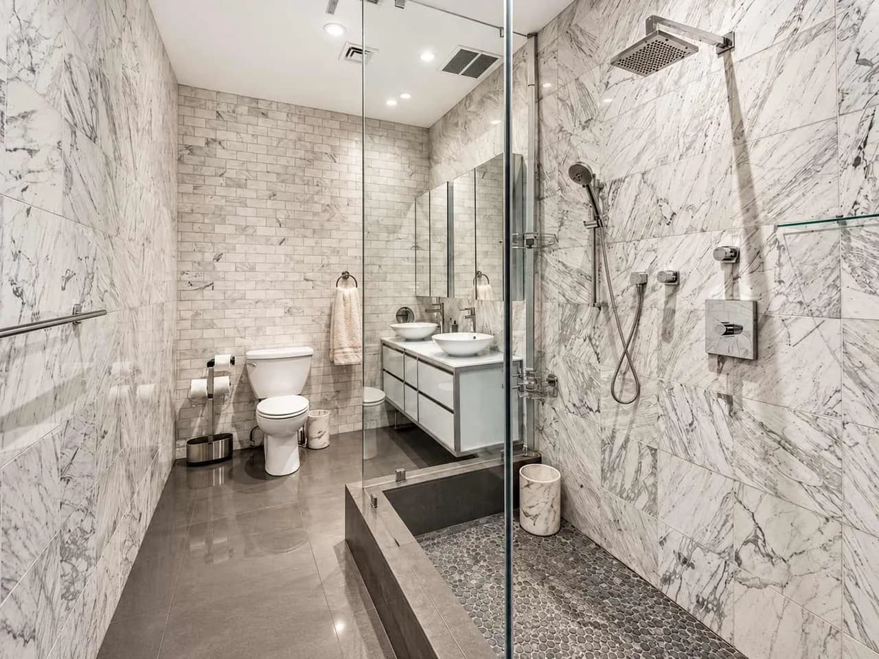 Keyed-Elevator Three Bedroom Loft in New York City photo 5
