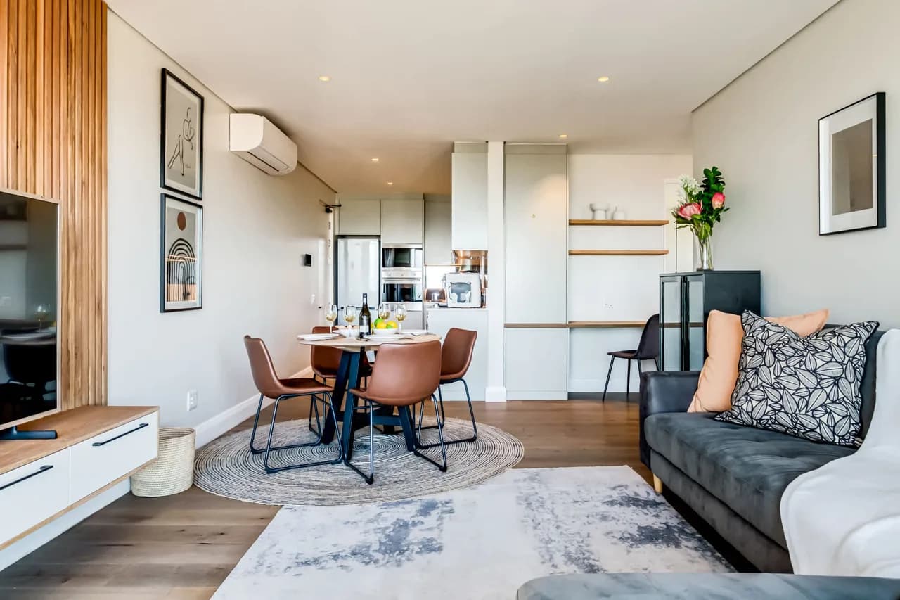 Inviting Two Bedroom Retreat in Cape Town, Foto 2